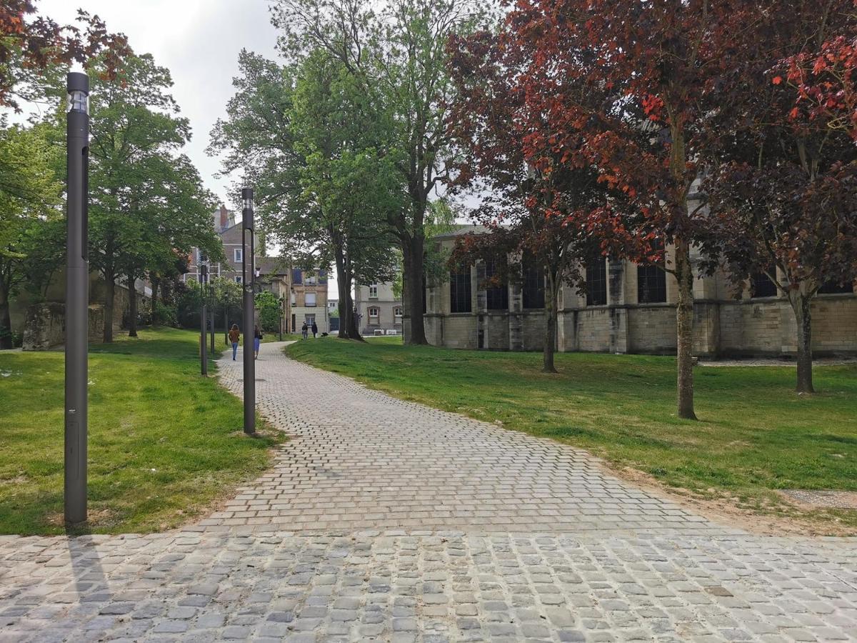 Elegance & Confort - Appart Pres Caves Au Coeur De Reims Exteriör bild